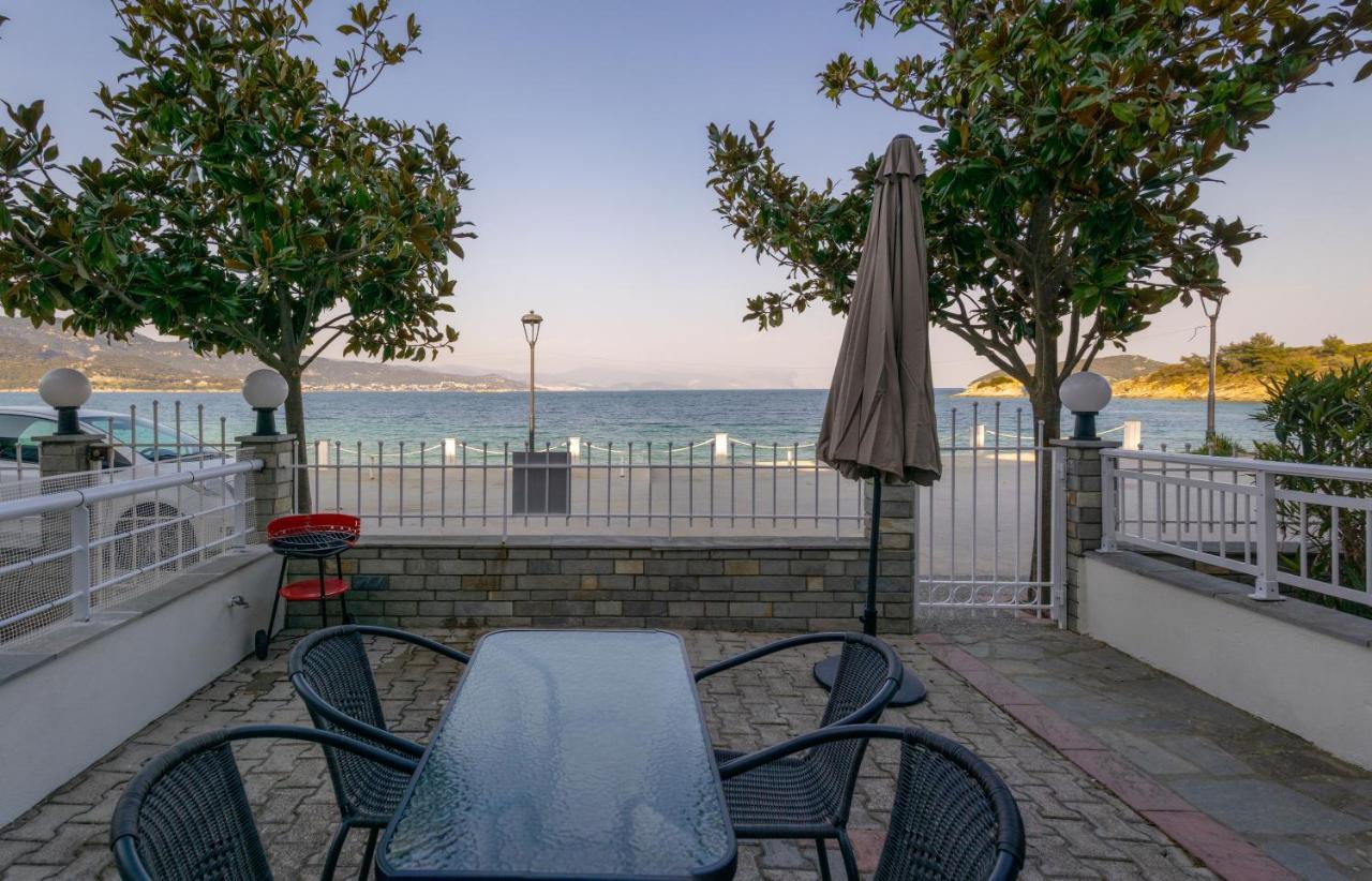 Just On The Sea 1 Villa Nea Iraklitsa Exterior photo