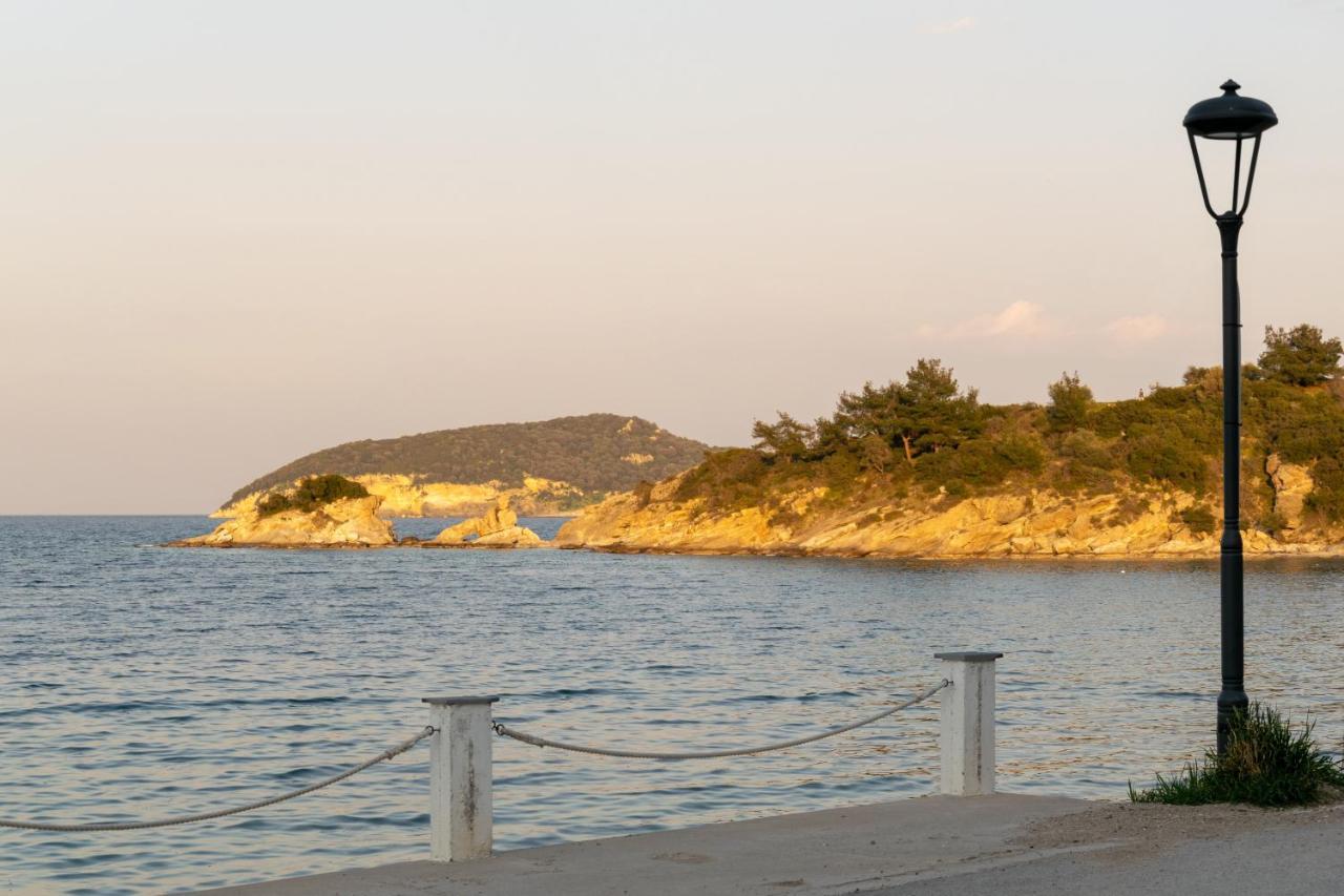 Just On The Sea 1 Villa Nea Iraklitsa Exterior photo